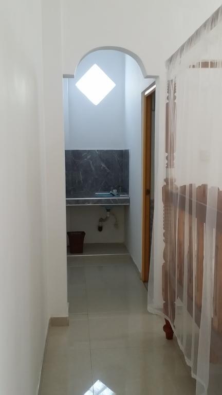 Nethum Rest Hotel Мириса Екстериор снимка
